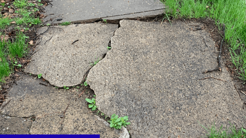 Calçadas de Barbacena se tornam desafio diário para pedestres e pessoas com deficiência