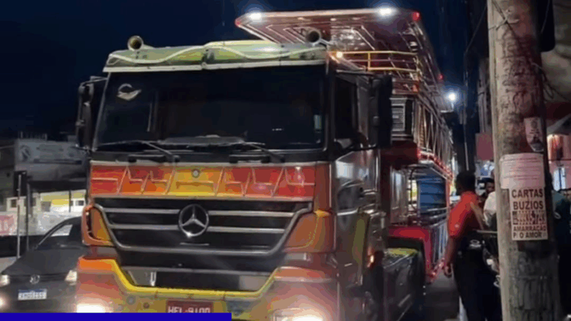 Carreta da Alegria é impedida de circular no Centro de Barbacena durante a noite de quinta-feira