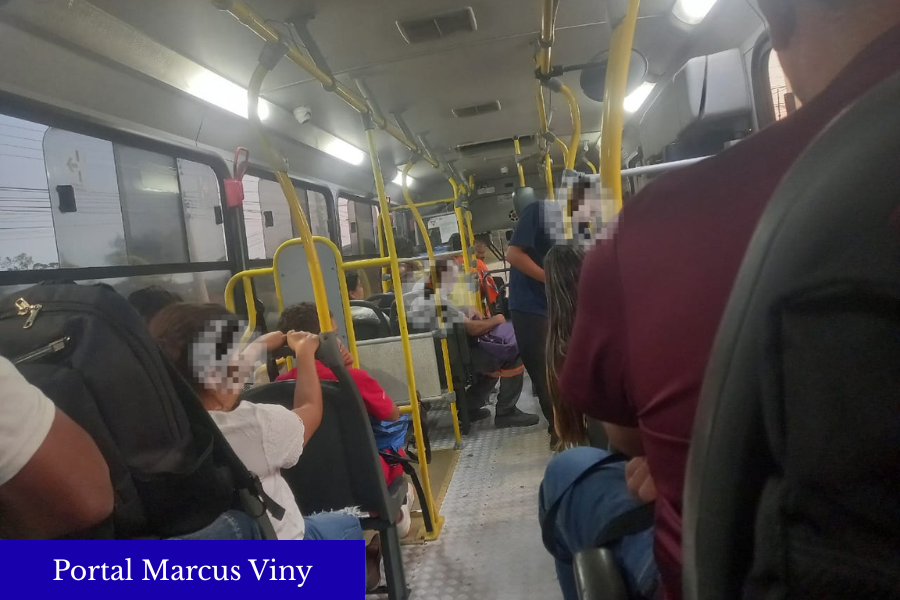 Ônibus da linha Barbacena x Campolide apresenta falha em elevador e segue viagem com portas abertas