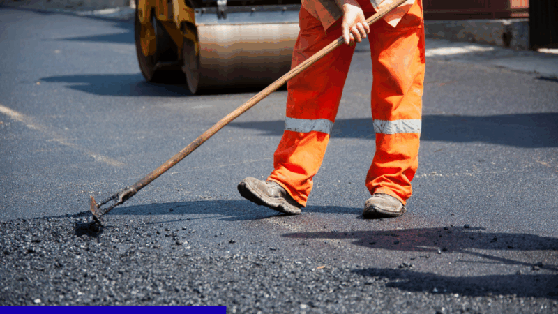 Rua Joaquim Dutra, no bairro Pontilhão, recebe asfaltamento após reivindicações dos moradores