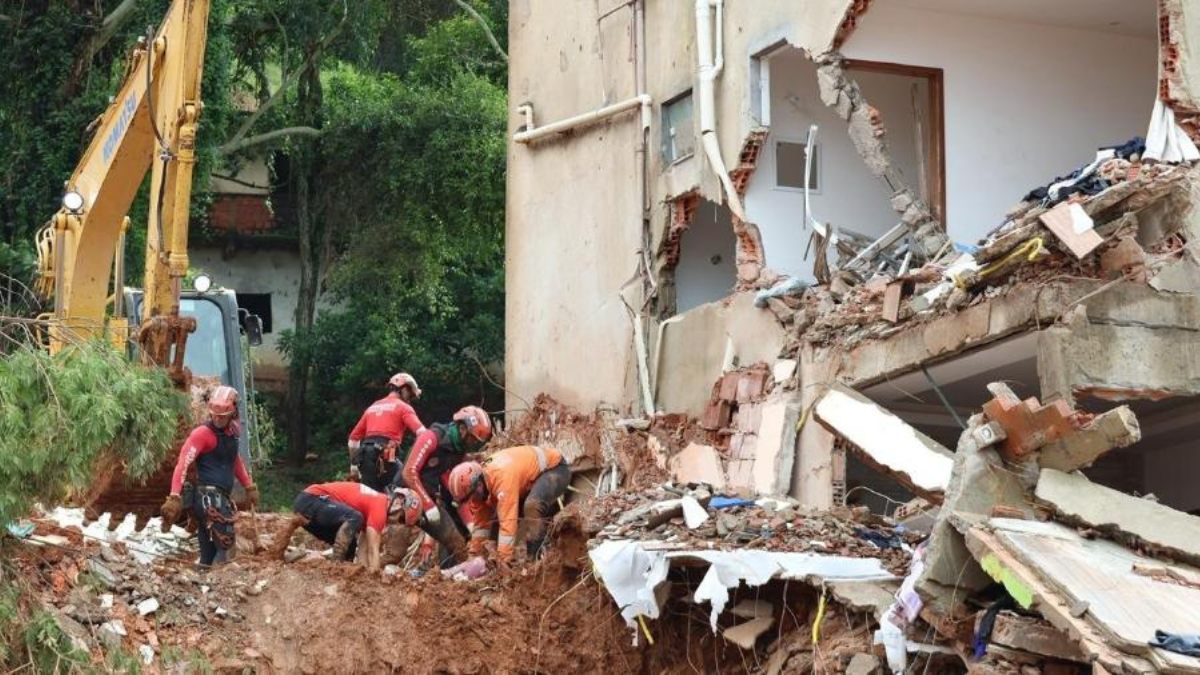 Tragédia das chuvas na Zona da Mata Mineira chega a 64 mortos e 5 desaparecidos