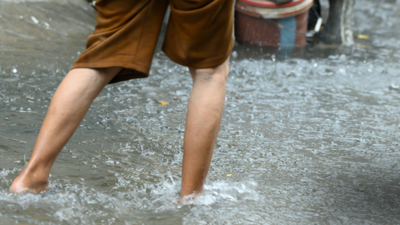 Forte chuva atinge Barbacena e provoca transtornos na tarde desta segunda-feira